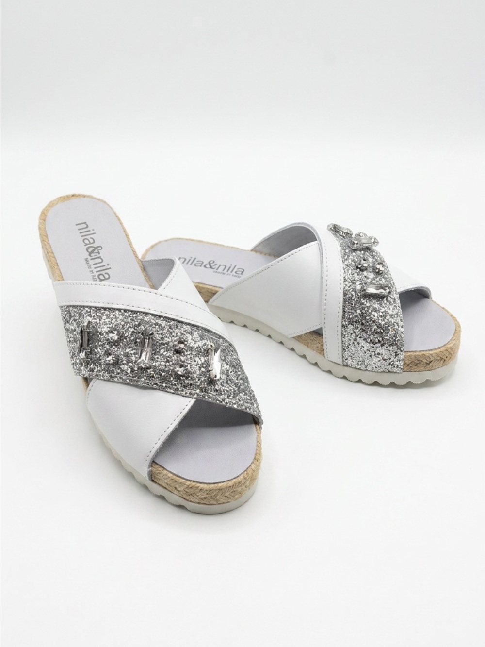 Nila & Nila Women’s White and Silver Soft Glitter Cross-Strap Slide Sandals